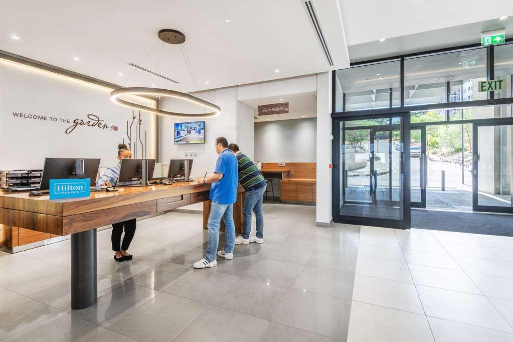 Hilton Garden Inn ווינדהוק מראה פנימי תמונה