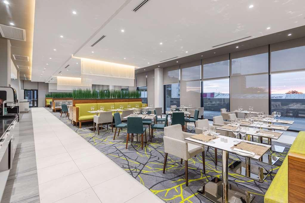 Hilton Garden Inn ווינדהוק מסעדה תמונה