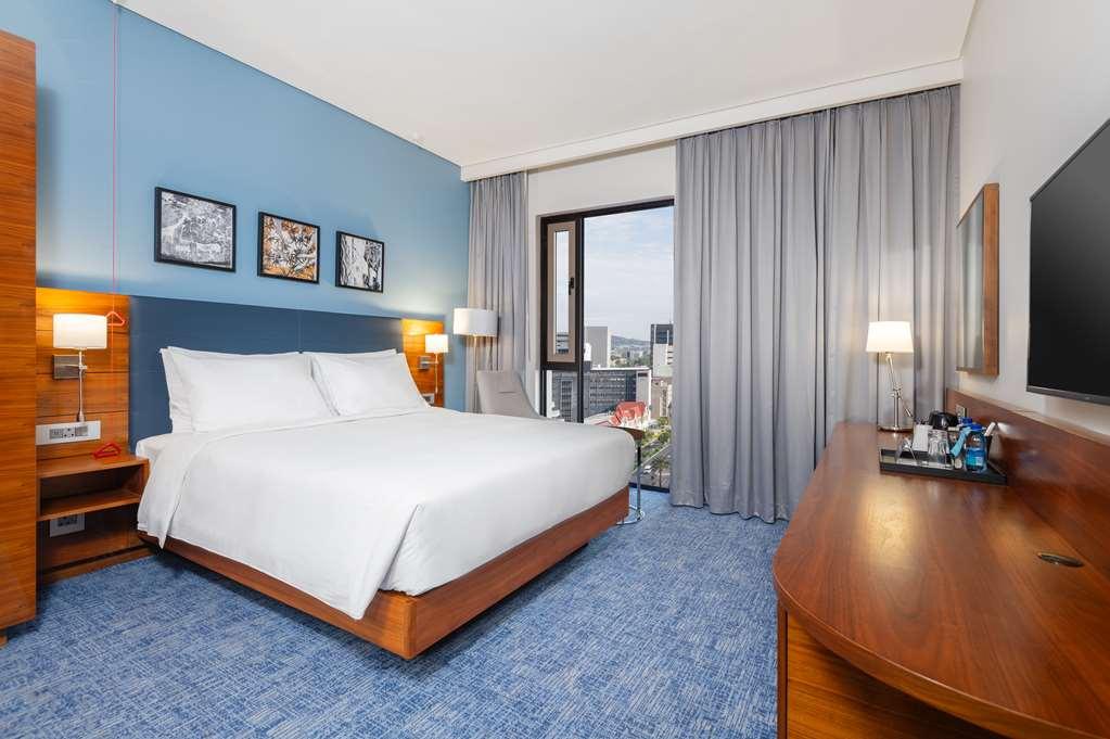 Hilton Garden Inn ווינדהוק חדר תמונה