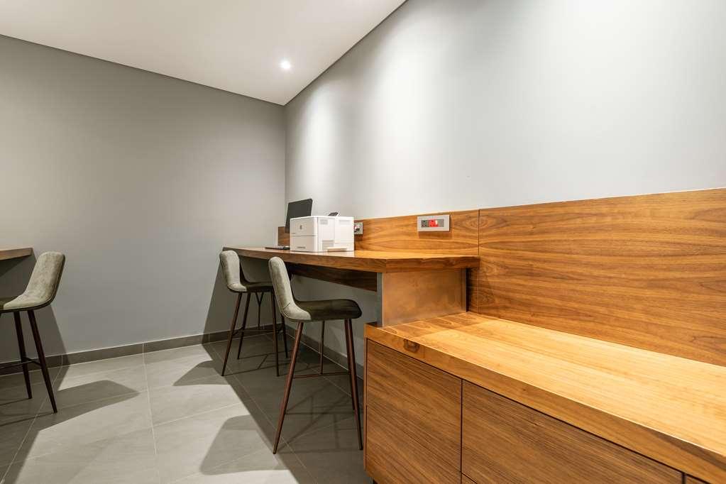 Hilton Garden Inn ווינדהוק מתקנים תמונה